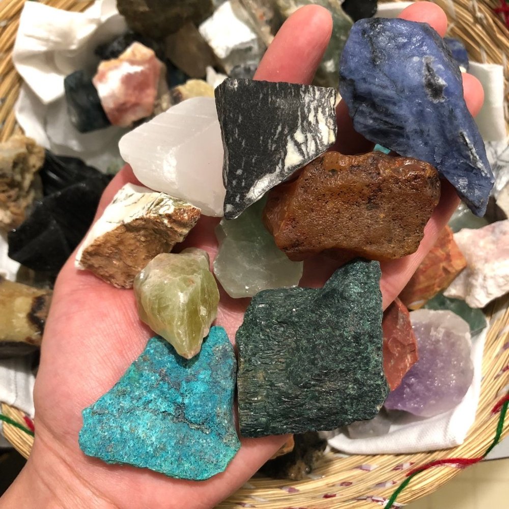 ☽ Huge Lot of 4 LB Garden Fairy Crystal Lot Mix ☾ - Picture 3 of 5